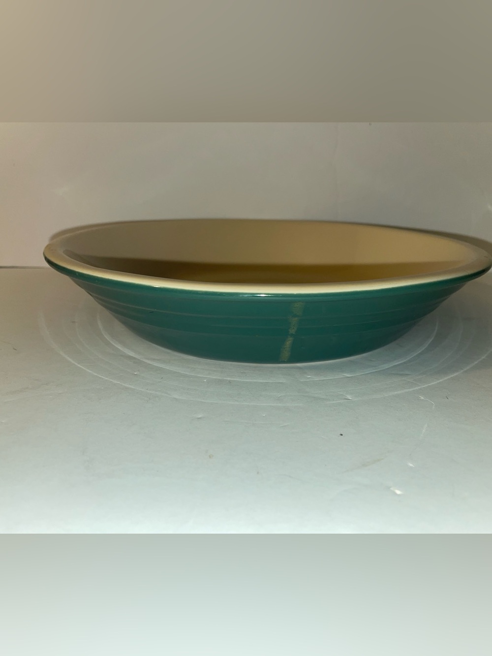 Le Creuset Green/Beige Round Stoneware Pie Dish